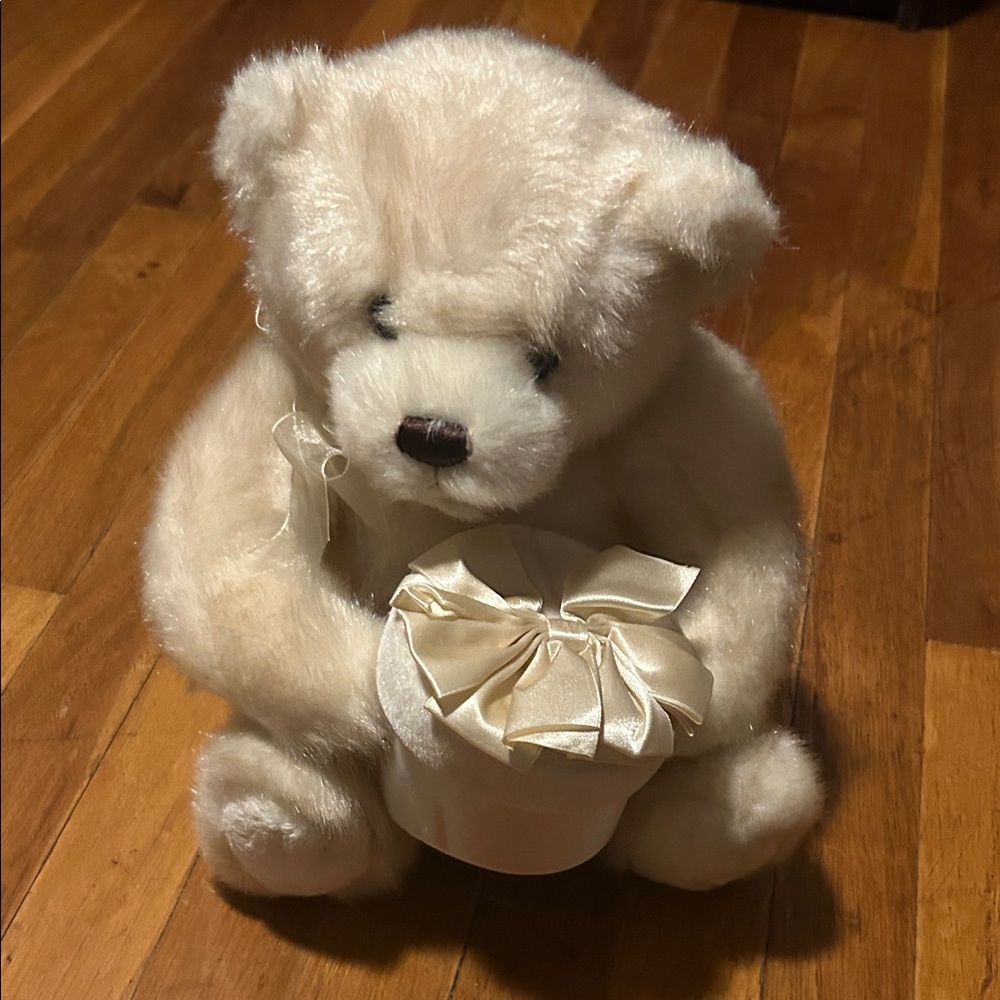 Gund Special Addition Cream Teddy Bear with Gift Box ~ 46124